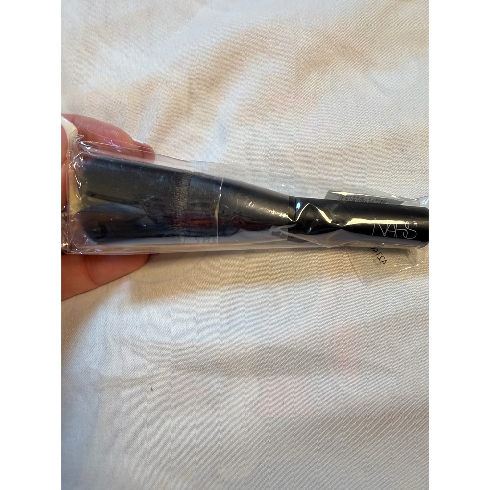 NARS Black Makeup Brush Professional Blending Contouring Tool 4274C New